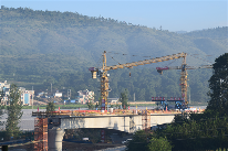 渝昆高铁云贵段首座特大桥连续梁成功合龙 建设取得重大突破