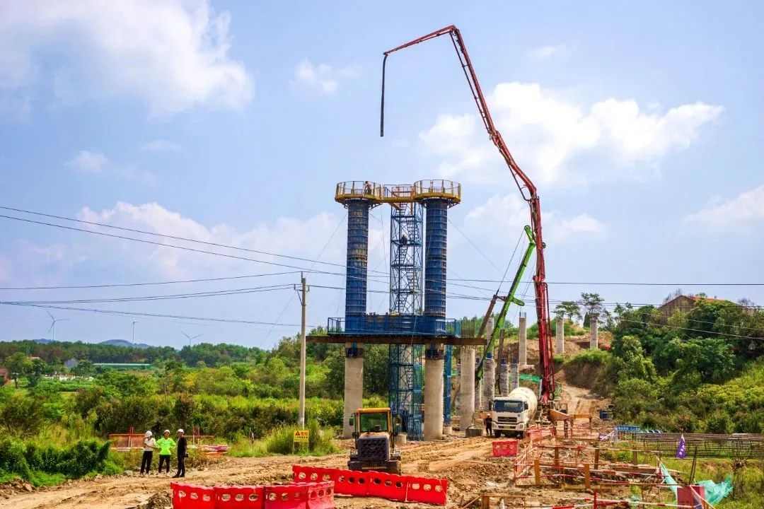 随信高速加快打通鄂豫交通大动脉 湖北交投投建_创启达优科机械