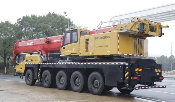 130吨混动起重机年省8万运营成本，新能源重卡节能新标杆