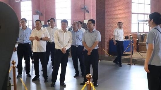 强强联合再谱新篇！山东临工与江苏某集团大客户挖掘机交机_创启达优科机械