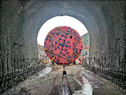 国内首台TBM实现高速公路隧道施工突破