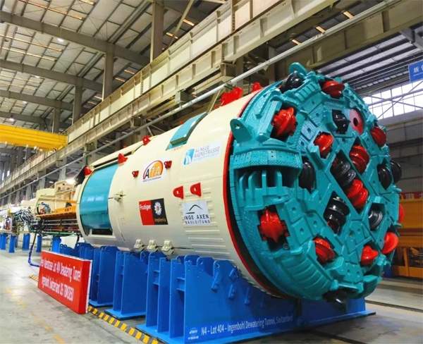 国产首台出口瑞士新型双护盾硬岩掘进机(TBM)始发_创启达优科机械